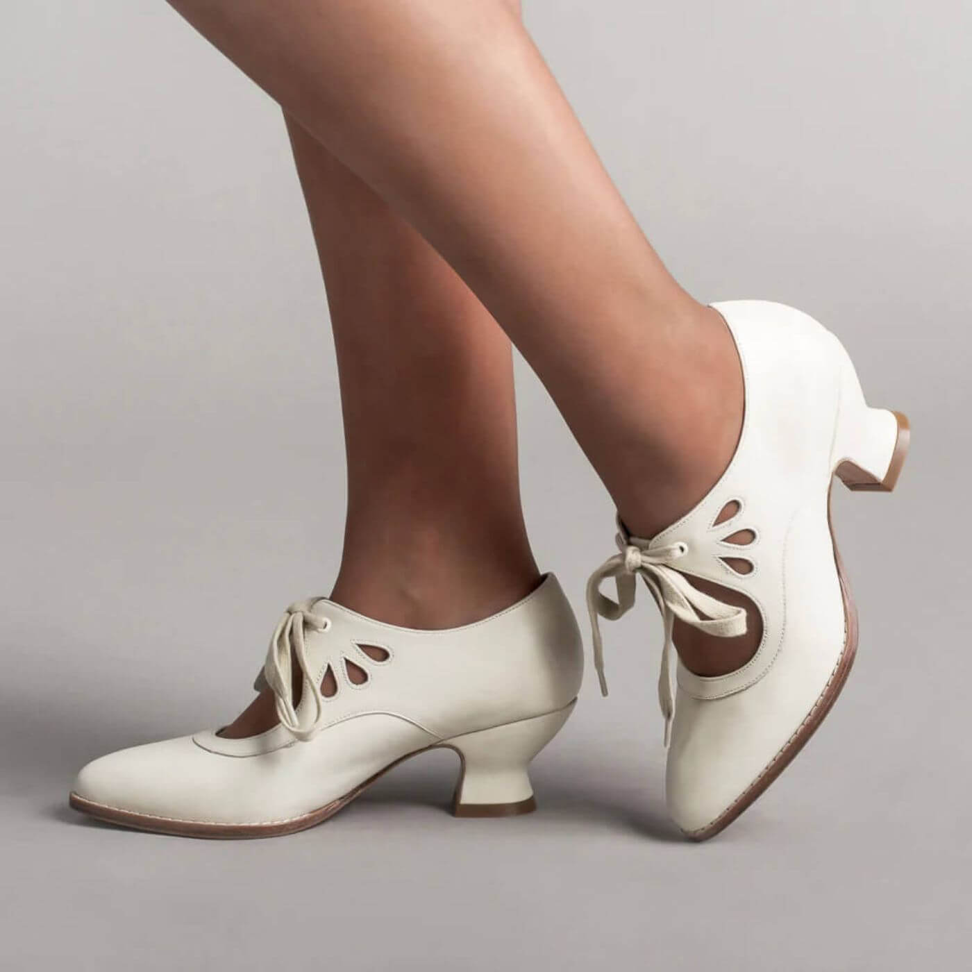 Isabella™ – Vintage Low Heel Orthopedic Shoes